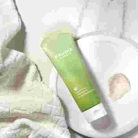 FRUDIA Green Grape Pore Control Scrub skrubis, 145 g