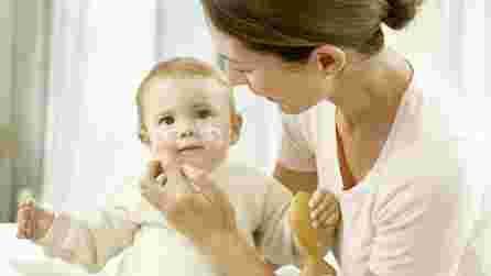 WELEDA Baby kliņģerīšu sejas krēms bērniem, 50 ml
