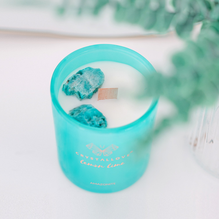 CRYSTALLOVE Amazonite Soy Candle & Lemon Lime aromātiskā svece, 400 g