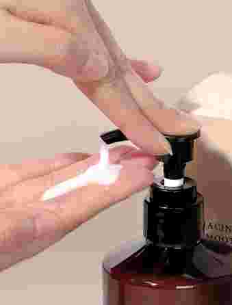 MIZON Niacinamide Smoothing ķermeņa losjons, 300 ml