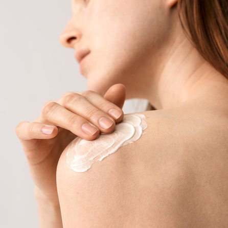 DR.HAUSCHKA Bergamot Lemongrass Vitalising ķermeņa pieniņš, 145 ml